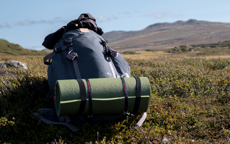 Read more about the article Tips to Save Money and Travel with Hand Luggage