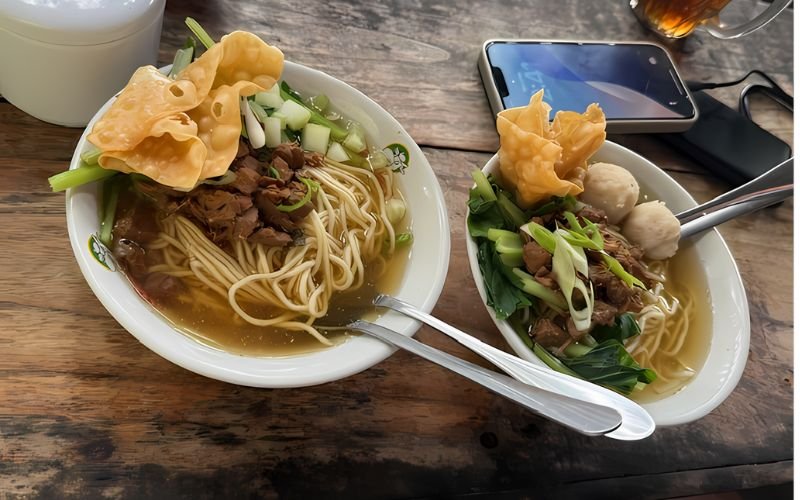 Read more about the article How to Eat Like a Local in Ubud Without Spending More than $5