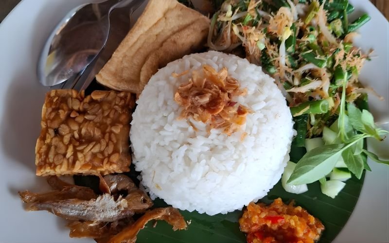 Read more about the article Affordable Eats in Jimbaran: Local Food Spots Under $5