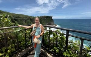 Read more about the article Cheap & Amazing: How to Explore Uluwatu Bali Without Overspending