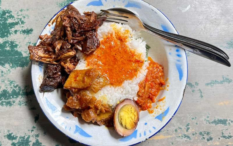 Read more about the article How to Eat in Legian, Bali for Under $5: A Budget Food Guide