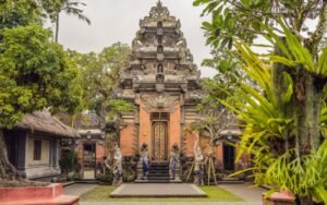 Read more about the article The Ultimate Guide to Visiting Ubud Palace: What You Need to Know