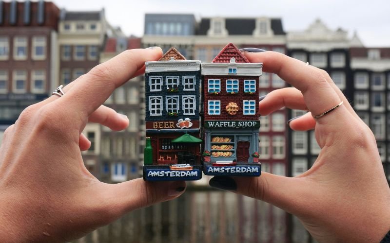 You are currently viewing The Best Amsterdam Neighbourhoods to Visit as a First-Timer