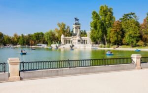 Read more about the article Complete Guide to Madrid’s Retiro Park: What to See, Do & Know Before You Go