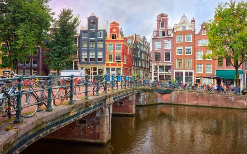 You are currently viewing Self Guided Jordaan Walk The Most Beautiful Streets in Amsterdam