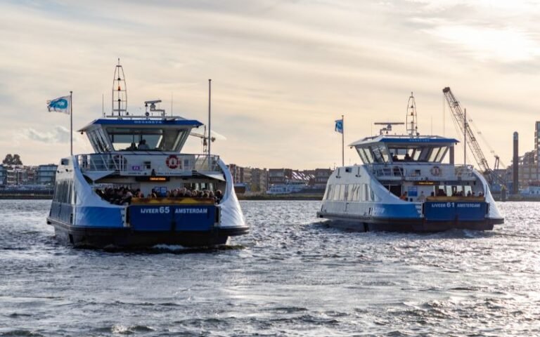 How to take the Free Ferry in Amsterdam to Noord