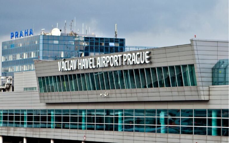 How to get from Prague airport to the City Centre