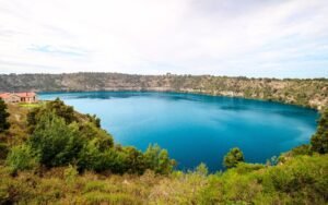 Read more about the article Ultimate Guide to Mount Gambier: What to See and Do