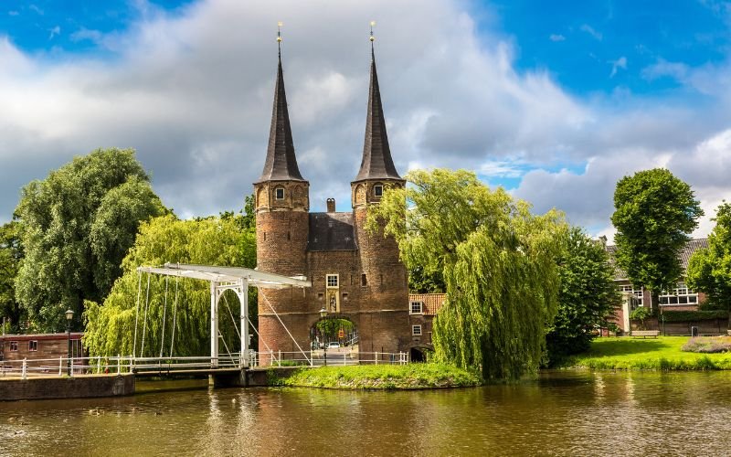 Read more about the article Amsterdam to Delft Day Trip: Best Free Things To Do