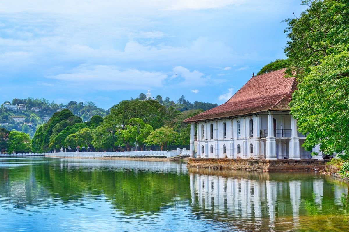 Read more about the article Discover Kandy: Sri Lanka’s Cultural Heart & Its Best Attractions